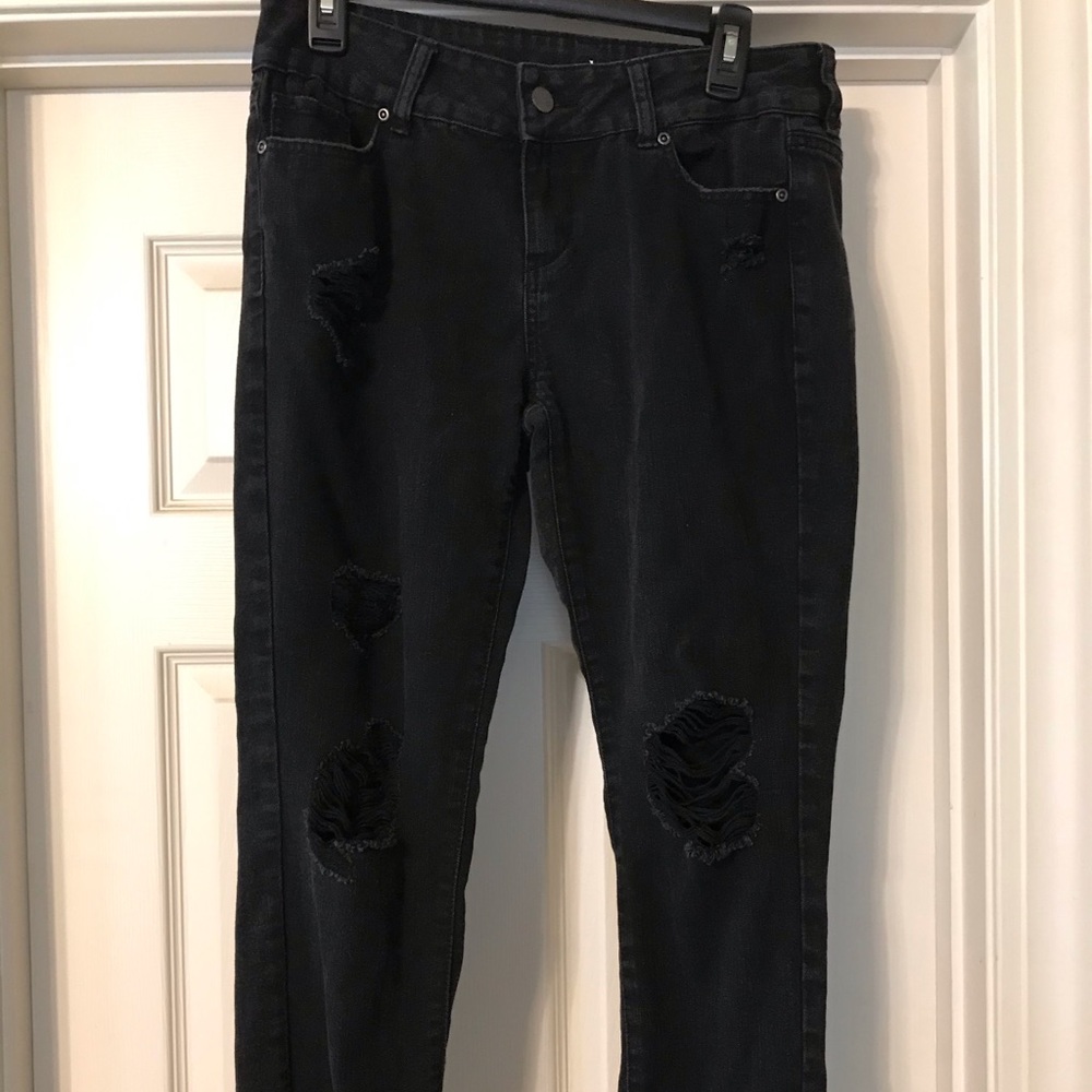 Soho distressed black jeans sz 6 NY boyfriend
